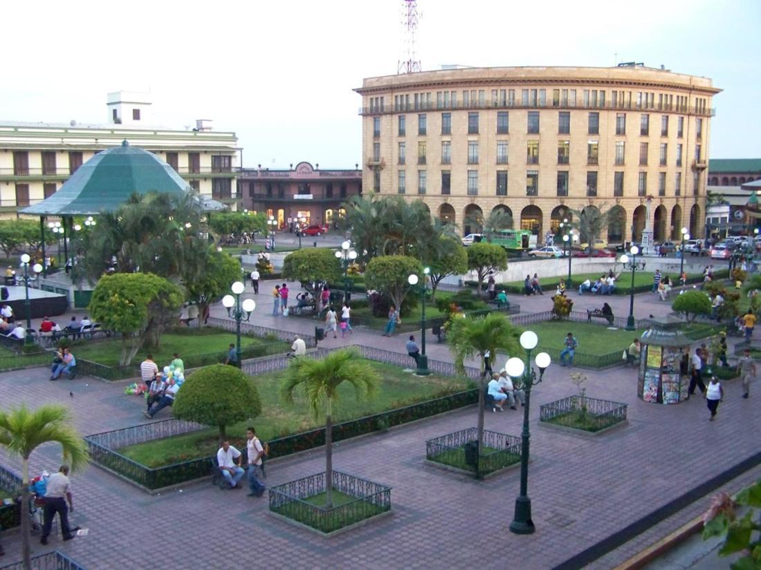 Laguna Hotel Tampico Exterior foto